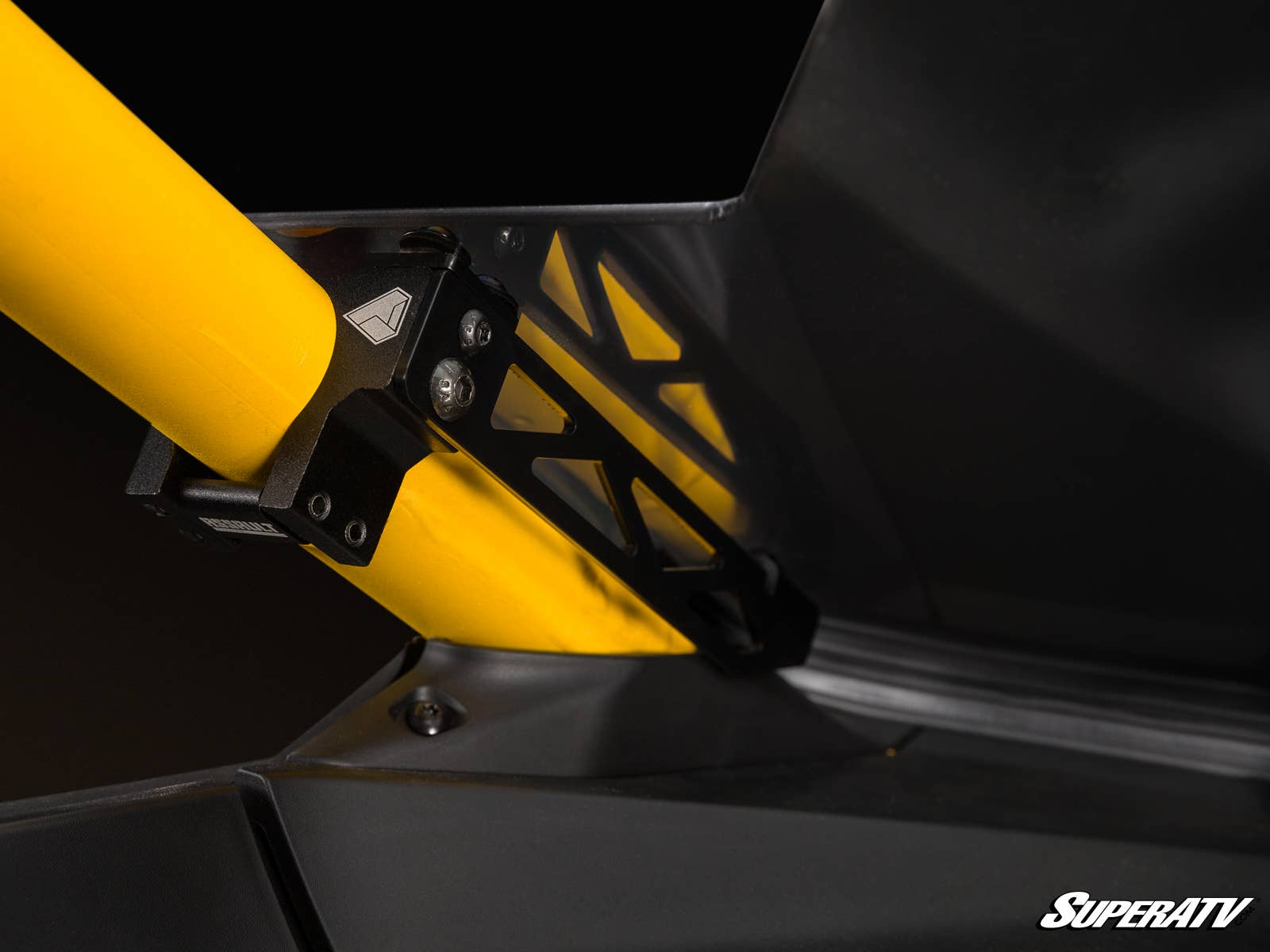 ASSAULT INDUSTRIES CAN-AM MAVERICK R HALF WINDSHIELD