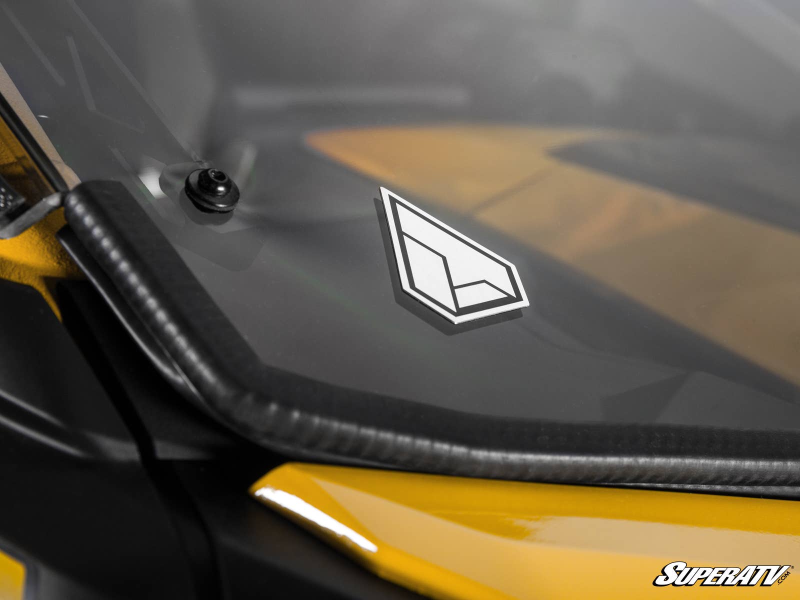 ASSAULT INDUSTRIES CAN-AM MAVERICK R HALF WINDSHIELD